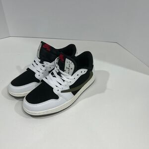 Jordan 1 Retro OG x Travis Scott Low Olive DZ4137-106